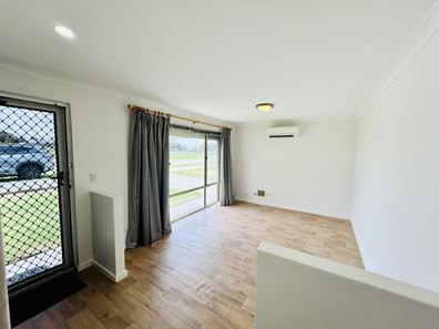 51 Oakwood Crescent, Waikiki WA 6169