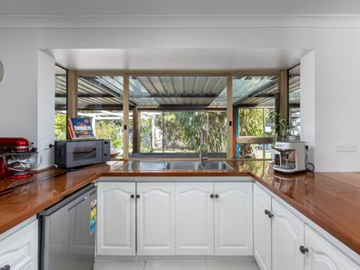 111 Lucy Victoria Avenue, Australind WA 6233