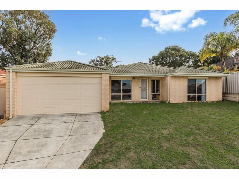 33 Oakfield Gardens, Parmelia WA 6167