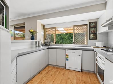 14 Bunney Road, Kelmscott WA 6111