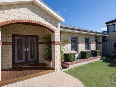 18 Merredin Heights, Dawesville WA 6211