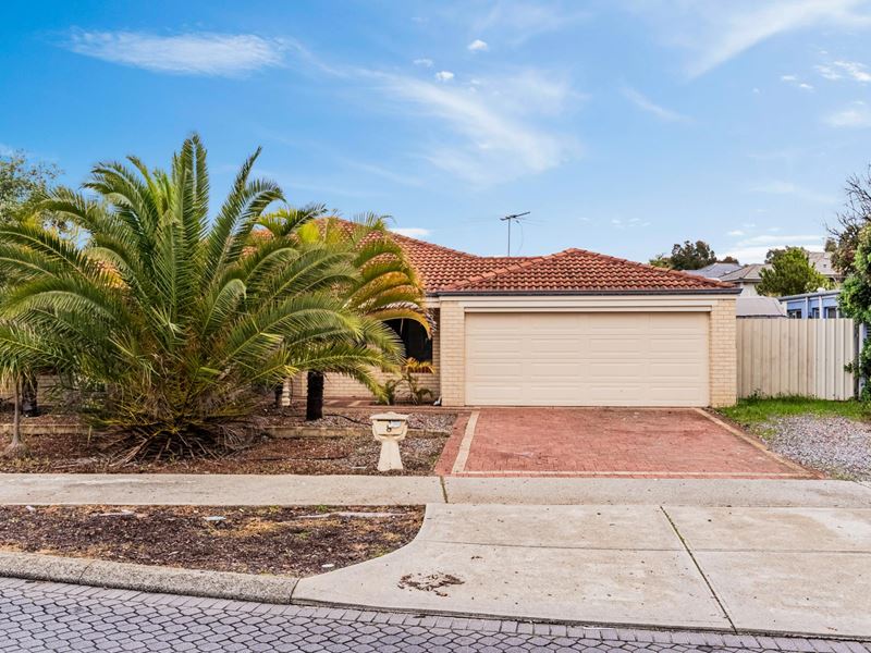 8 Ashendon Boulevard, Hammond Park