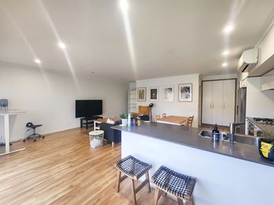 2/458 Charles Street, North Perth WA 6006