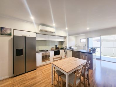 2/458 Charles Street, North Perth WA 6006