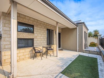 12 Cheney  Loop, Secret Harbour WA 6173