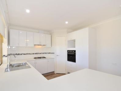 9 Oakdale Close, Safety Bay WA 6169
