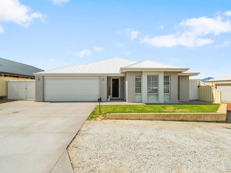 11 Quairading Rise, Dawesville WA 6211