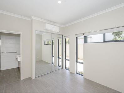 2/11 Morrison Street, Maylands WA 6051