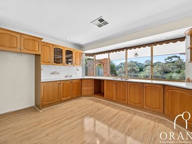 25 Royal Melbourne Avenue, Connolly WA 6027