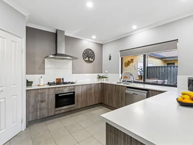 14 Vellum Loop, Aveley WA 6069