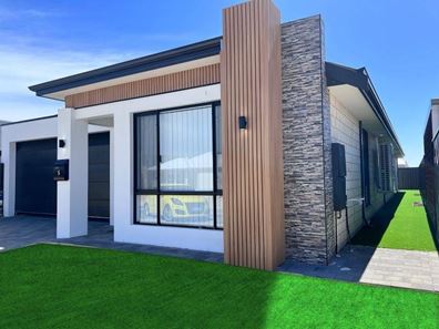 5 Carnac Road, Port Kennedy WA 6172