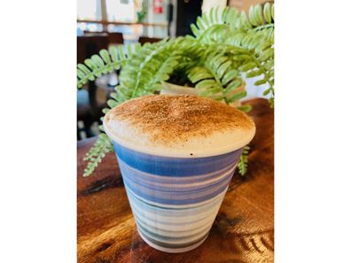 Food/Hospitality - CHARMING ESTABLISHED CAFÃ?Æ'Ã¢€° FOR SALE