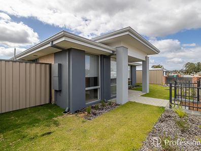 18 Stumpage Road, Whitby WA 6123