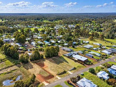26 Hitchcock Drive, Nannup WA 6275
