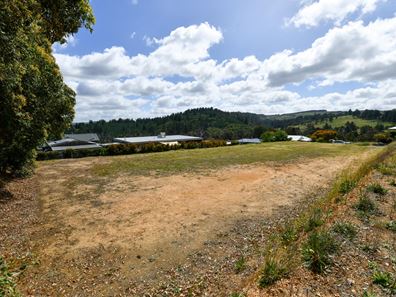 26 Hitchcock Drive, Nannup WA 6275