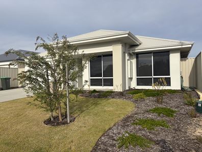 61 Moncrieff  Parade, Golden Bay WA 6174