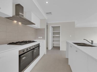 61 Moncrieff  Parade, Golden Bay WA 6174