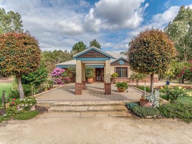 49 Stockmans Close, Oakford WA 6121