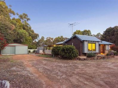 15 Hookway  Crescent, Roleystone WA 6111