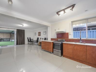 19 Diosma Way, Forrestfield WA 6058