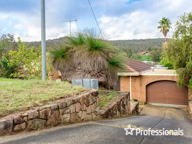 8 Angorra Road, Mount Nasura WA 6112