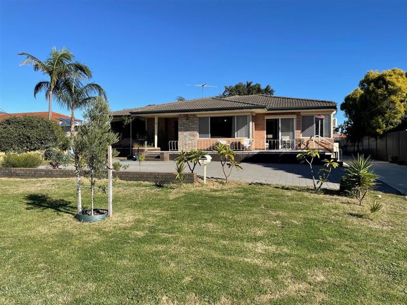 15 Fitzwater Way, Spearwood WA 6163