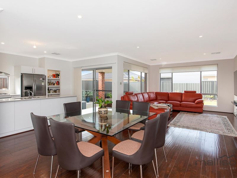 6 Escada Way, Piara Waters WA 6112