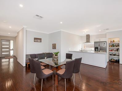 6 Escada Way, Piara Waters WA 6112