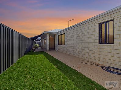 17 Cinnabar Bend, Aveley WA 6069