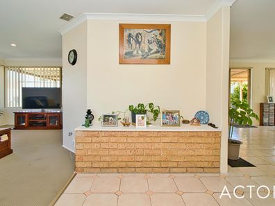 21 Castlereagh Circle, Port Kennedy WA 6172