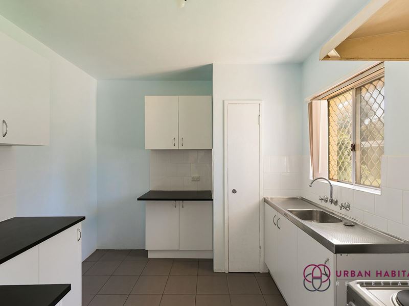 2/13 Milton Place, Orelia
