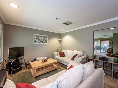 18 Railway Parade, Bassendean WA 6054