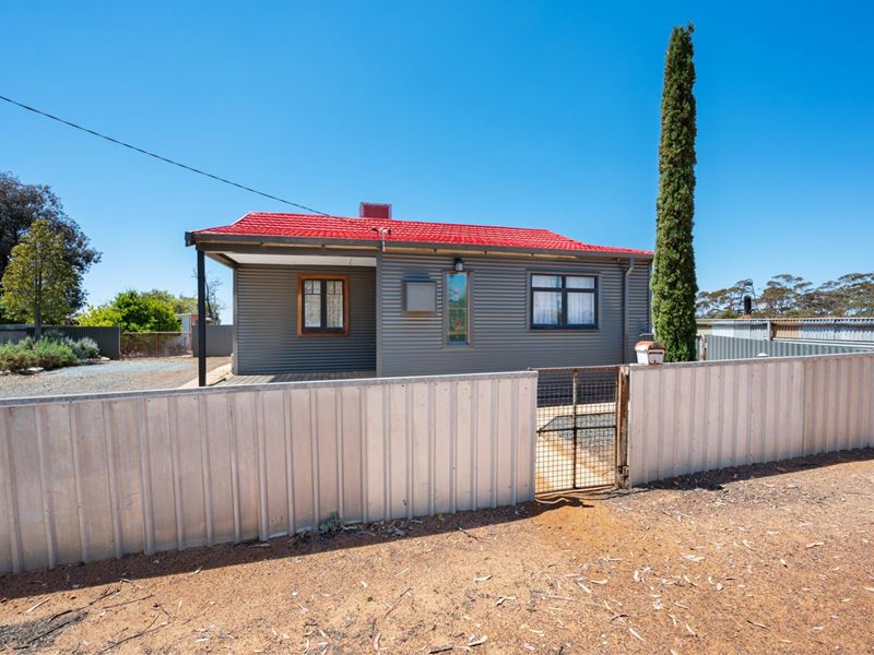 9 Hunt Street, Coolgardie