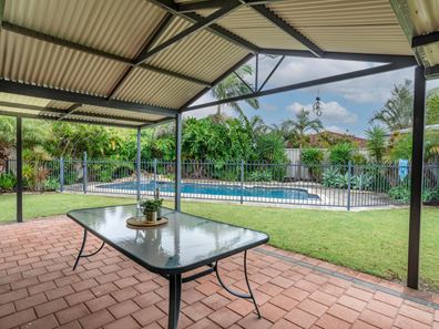 13 Pearce Court, Huntingdale WA 6110