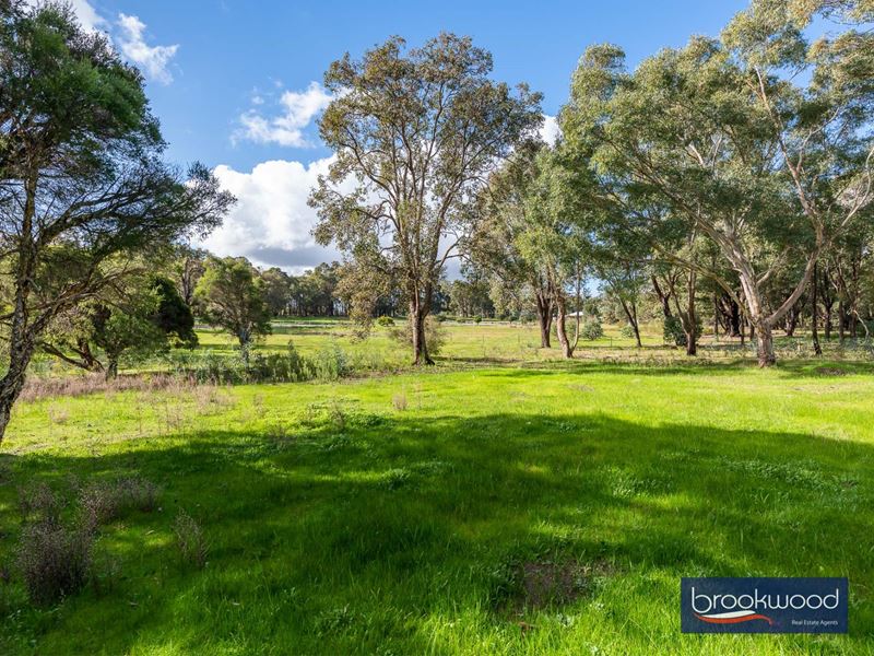 2 Ruffle Grove, Mundaring