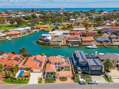 44 Cambria Island Retreat, Halls Head WA 6210
