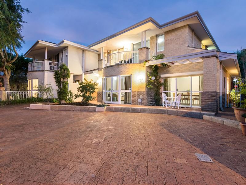 90b Labouchere Road, South Perth