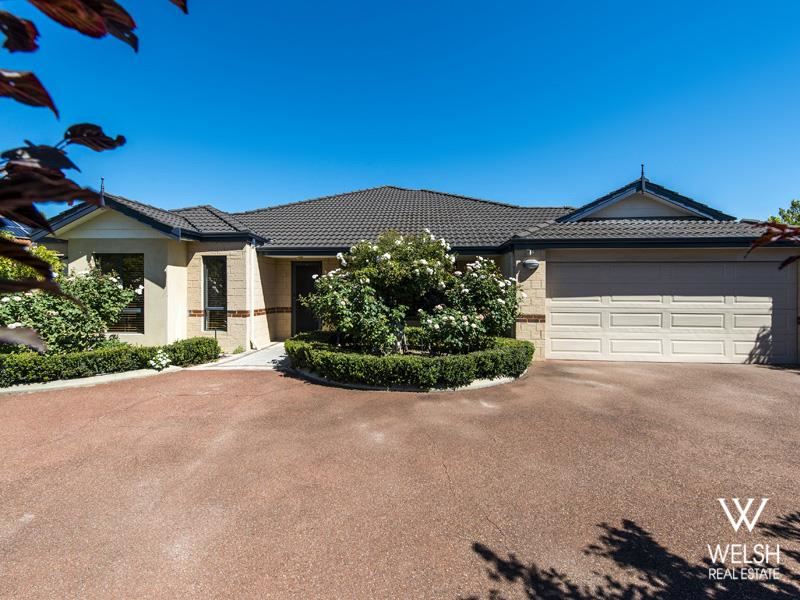 11 Field Avenue, Redcliffe