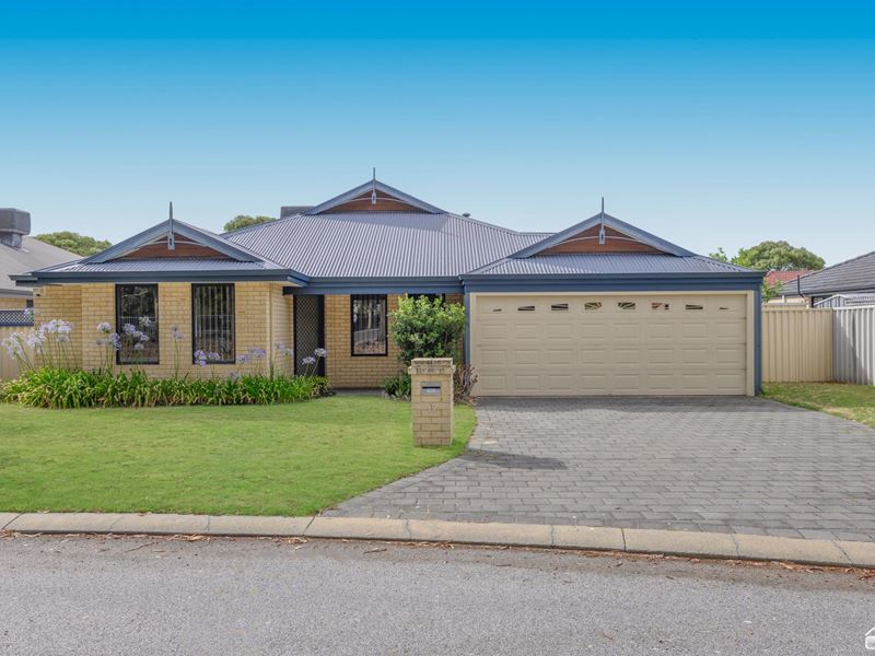 17 Viana Loop, Seville Grove WA 6112