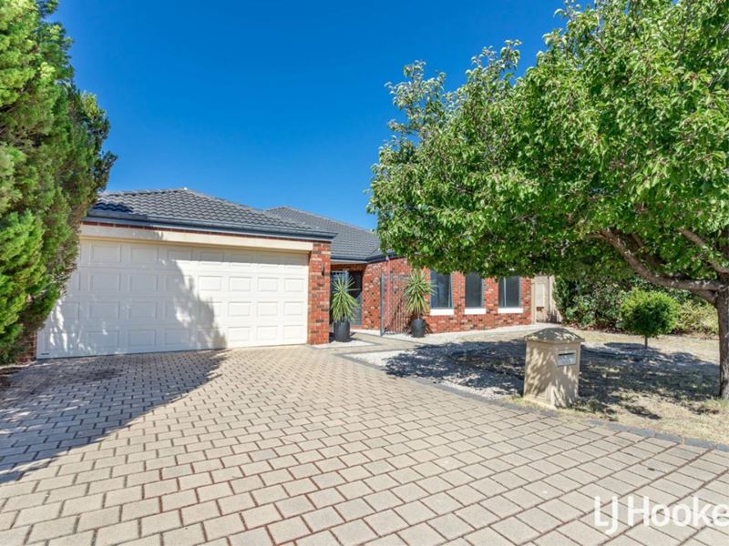 8 Cadoux Promenade, Canning Vale WA 6155