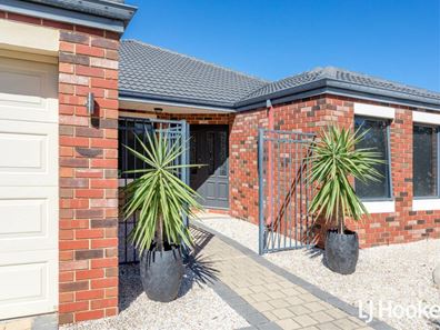 8 Cadoux Promenade, Canning Vale WA 6155