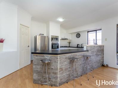 8 Cadoux Promenade, Canning Vale WA 6155