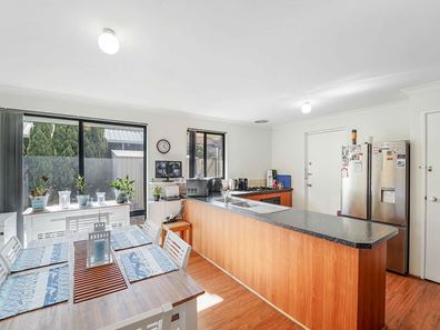 10 Palm Corner, Quinns Rocks WA 6030