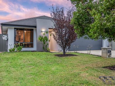 18 Barton Loop, Piara Waters WA 6112