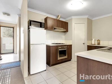 32 Jedburgh Loop, Sinagra WA 6065