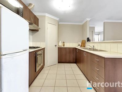 32 Jedburgh Loop, Sinagra WA 6065