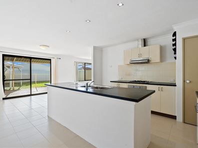 58 Milano Loop, Seville Grove WA 6112