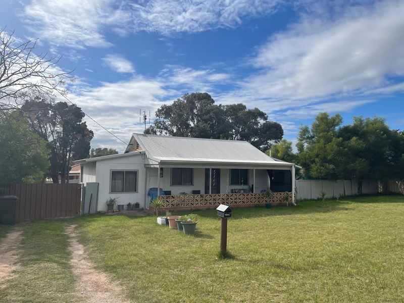 8 Armstrong Street, Dongara