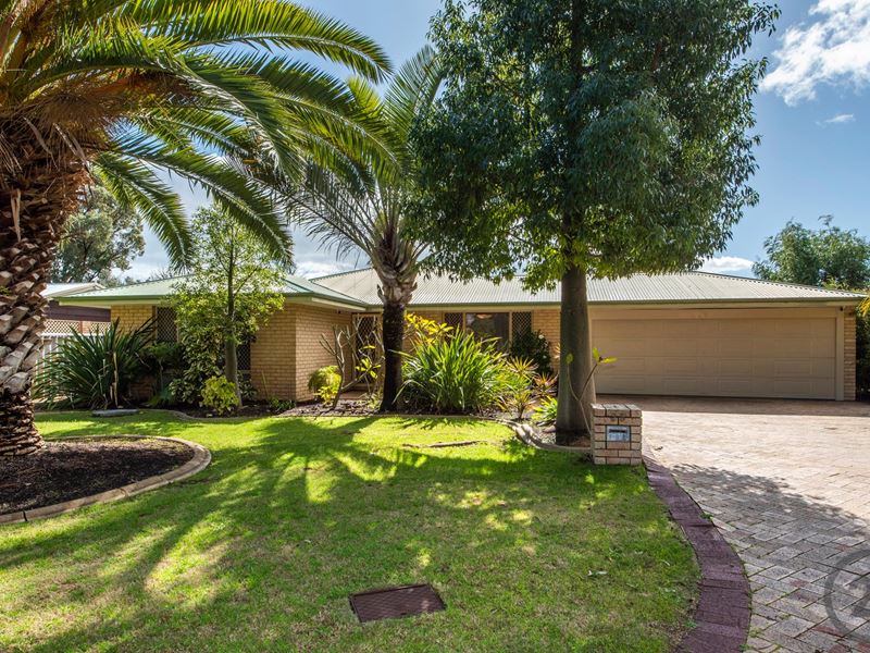 25 Misty Meander, Greenfields