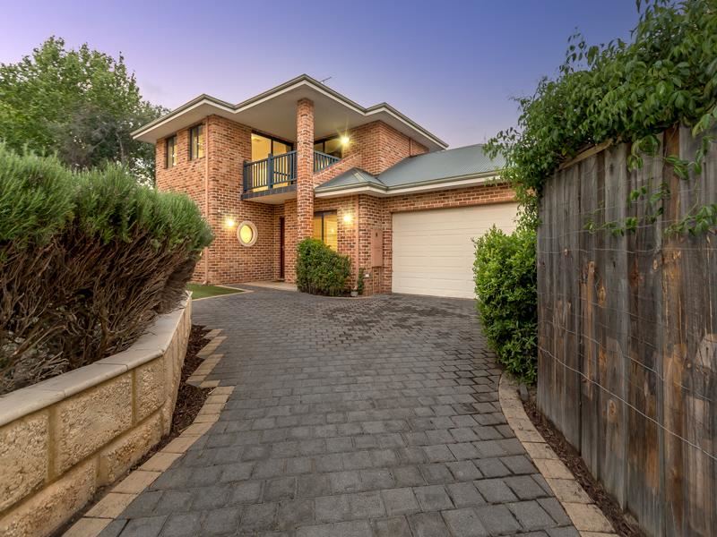 15 Caladenia Parade, Mount Claremont